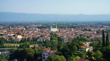 İtalya, Veneto 'daki Vicenza manzarası, Monte Berico' dan bir yaz sabahı.