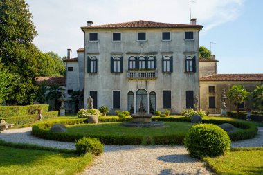 Venedik, Veneto, İtalya 'daki Riviera del Brenta boyunca uzanan tarihi villanın dışı.