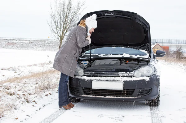 Auto im Winter — Stockfoto