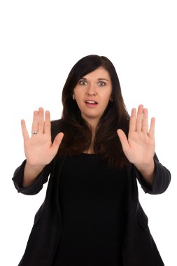 kadın onun ellerini tutar