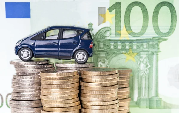 Coche y dinero en euros — Foto de Stock