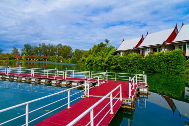 Koh Chang Plajı ve Klong Prao Güzeli Trat Eyaleti Tayland 'da gezileriyle ünlüdür..