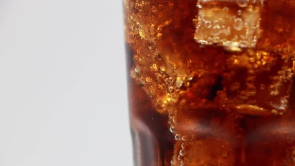 Cola Avec Glaçons Gros Plan Cola Avec Glace Verre Coca — Video