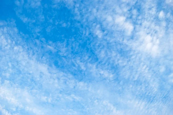 Zarte Muster Weißer Wolken Blauen Himmel — Stockfoto