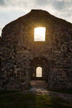 Şehirdeki antik kalenin kalıntıları.