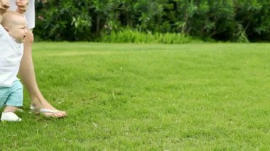 Bebeğin ilk adımlar