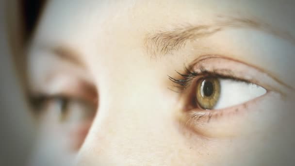 Vrouw ogen close-up — Stockvideo