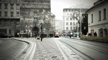 Prag - 24 Aralık: 24 Aralık 2012 araba ile şehir yolun güzel timelapse gece görünümü.
