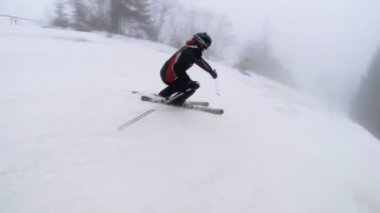 hareketli kamera görünümünü kayakçı dağların sürme