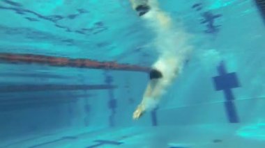 backstorke stil Yüzme güzel sualtı görüntüleme