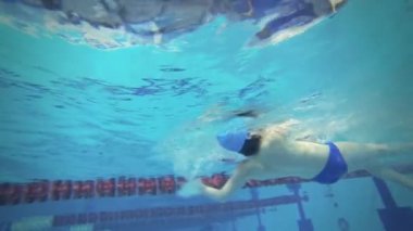 backstorke stil Yüzme güzel sualtı görüntüleme