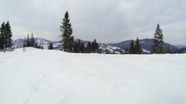 hareketli kamera görünümünü kayakçı dağların sürme