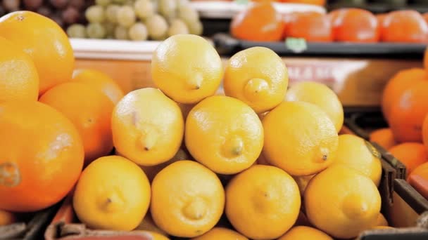 Hermosa vista dinámica de los alimentos frutas saludables — Vídeos de Stock