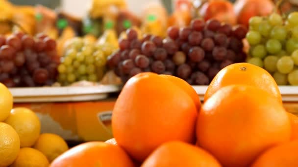 Hermosa vista dinámica de los alimentos frutas saludables — Vídeos de Stock