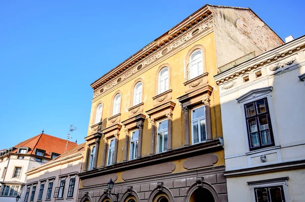 Vista Sobre Arquitetura Histórica Ruas Praças Sopron Hungria Dia Ensolarado — Fotografia de Stock