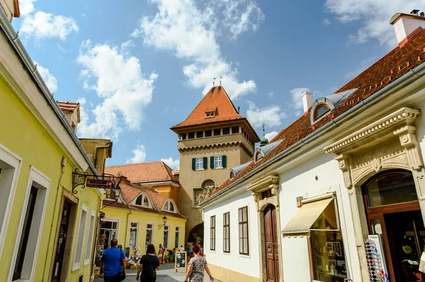 Koszeg Hungría Agosto 2021 Edificio Torre Los Héroes Con Giras —  Fotos de Stock