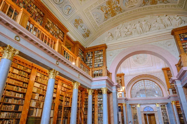 PANNONHALMA, HUNGARY - 13 Ağustos 2021: Pannonhalma Benedictine Manastırı, Macaristan