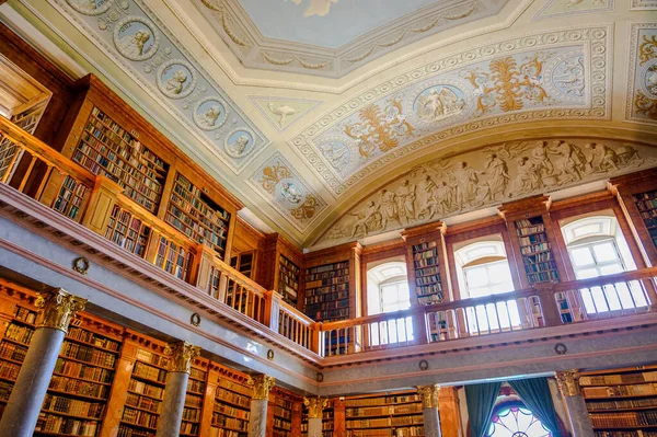 PANNONHALMA, HUNGARY - 13 Ağustos 2021: Pannonhalma Benedictine Manastırı, Macaristan