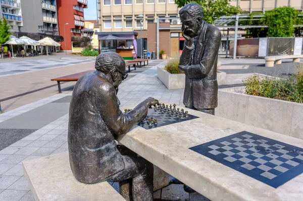 Άγαλμα Σκακιστών Στην Πλατεία Του Δίσκου Μια Ηλιόλουστη Μέρα Royalty Free Φωτογραφίες Αρχείου