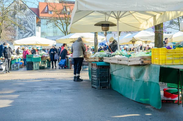 Ljubljana Słowenia Styczeń 2022 Widok Targ Plecnik Lublana Gdzie Ludzie — Zdjęcie stockowe