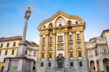 Ljubljana, Slovenya 'da Kongre Meydanı' ndaki Ursuline Holy Trinity Kilisesi