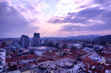 Günbatımında Slovenya 'nın Ljubljana kentindeki manzara manzarası