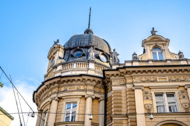Slovenya 'nın Ljubljana kentindeki postane binası güneşli bir günde.
