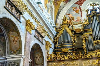 LJUBLJANA, SLOVENIA - 15 Şubat 2022: Ljubljana, Slovenya Saint Nicholas Katedrali