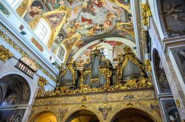 LJUBLJANA, SLOVENIA - 15 Şubat 2022: Ljubljana, Slovenya Saint Nicholas Katedrali