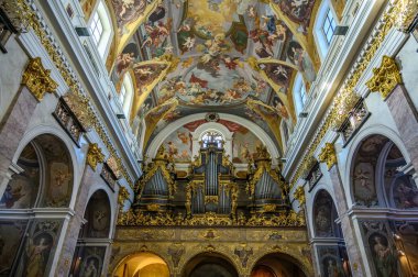 LJUBLJANA, SLOVENIA - 15 Şubat 2022: Ljubljana, Slovenya Saint Nicholas Katedrali