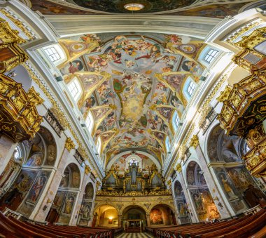 LJUBLJANA, SLOVENIA - 15 Şubat 2022: Ljubljana, Slovenya Saint Nicholas Katedrali