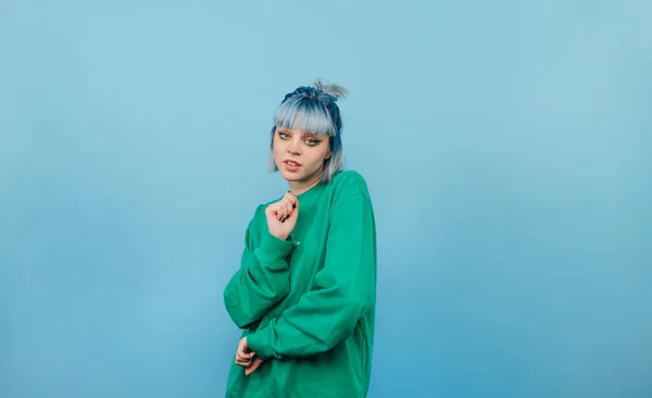 Informal Positive Girl Green Sweater Blue Hair Smile Her Face — Stock Photo, Image