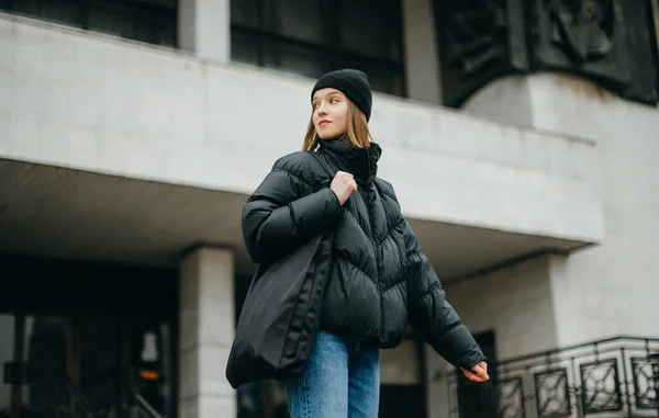 Stylish Woman Winter Jacket Hat Walks Street Shopper Bag His — Foto Stock