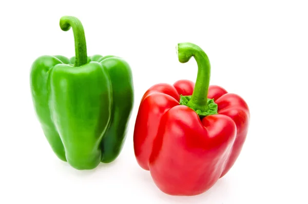 Reife rote und grüne Paprika — Stockfoto