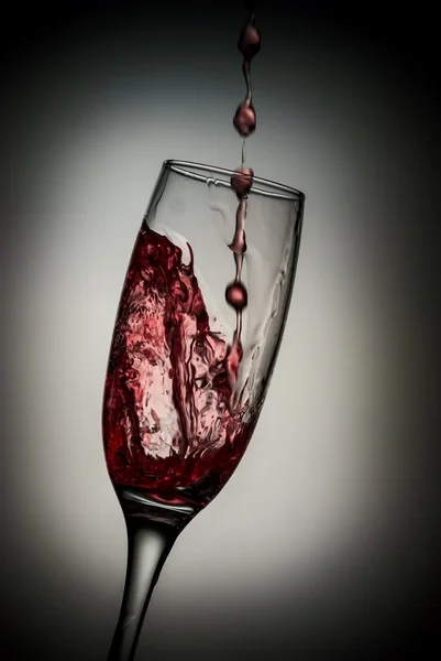 Flowing wine — Stock Photo, Image