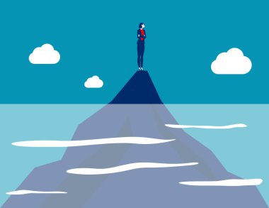 Suyun bir kısmından dağın tepesindeki iş adamı