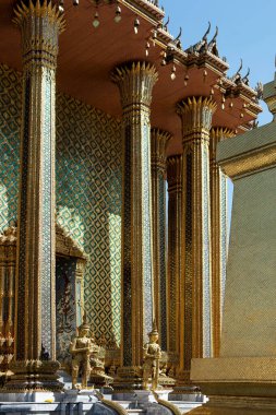 Zümrüt Buddha Tapınağı ve Büyük Saray