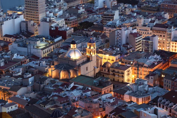 Flygfoto över alicante i skymningen. Katalonien, Spanien — Stockfoto