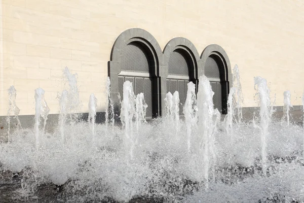 Fountain at the Museum of Islamic Art in Doha, Qatar — Stock Photo, Image