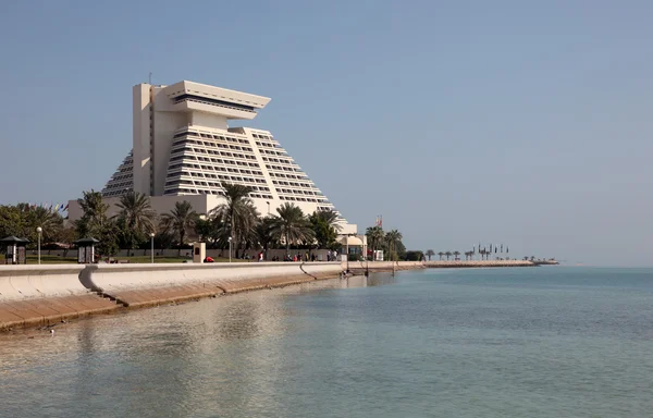 El Hotel Sheraton en Doha. Qatar, Oriente Medio — Foto de Stock