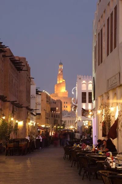 Souq waqif i skymningen, doha qatar — Stockfoto