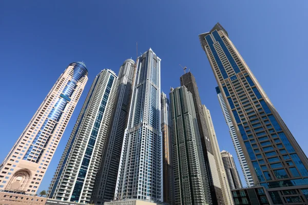 Wolkenkrabbers in dubai marina, Verenigde Arabische Emiraten — Stockfoto