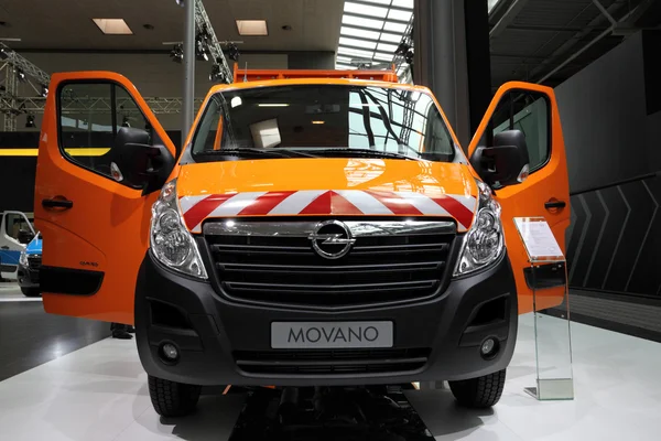 Opel movano van på internationella bilsalongen — Stockfoto