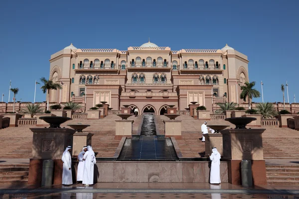 O Emirates Palace em Abu Dhabi, Emirados Árabes Unidos — Fotografia de Stock