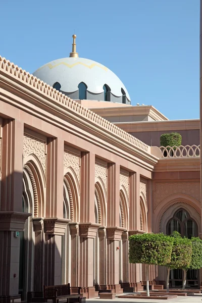 Der Emirates Palace in Abu Dhabi, Vereinigte Arabische Emirate — Stockfoto