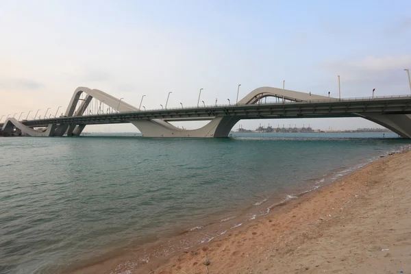 Sheikh zayed brug in abu dhabi — Stockfoto