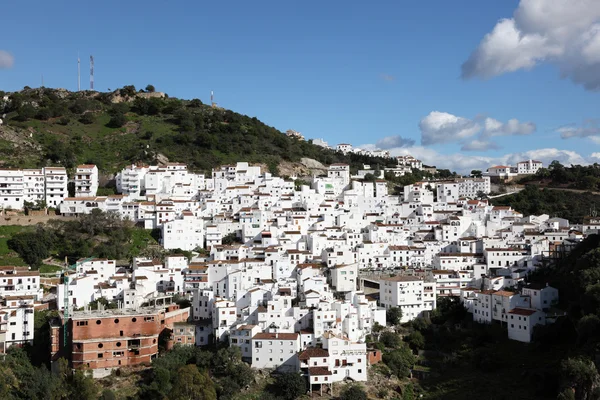 Village andalou lavé blanc Casares, sud de l'Espagne — Photo