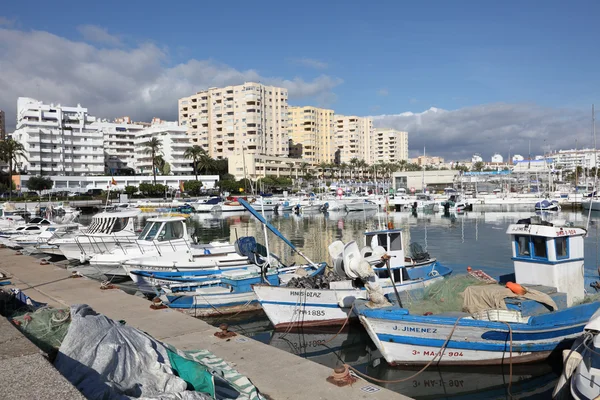 Vissersboten in de haven van estepona, costa del sol, Andalusië — Stockfoto