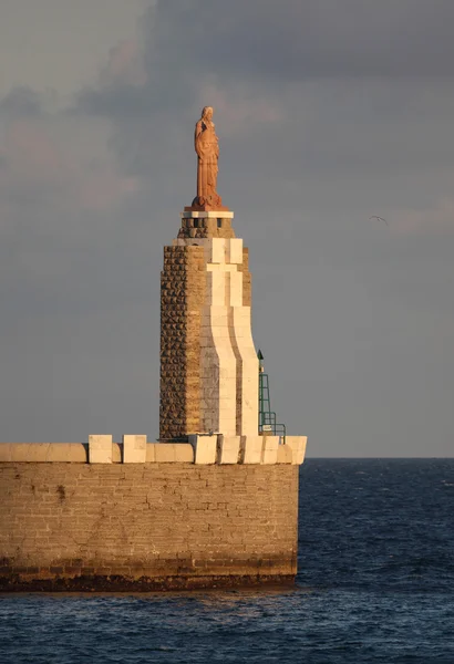 Jezus christus standbeeld bij de haveningang van de in tarifa, Spanje — Stockfoto