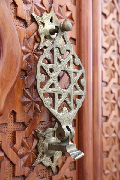 Antique door knocker in Cordoba, Andalusia Spain — Stock Photo, Image